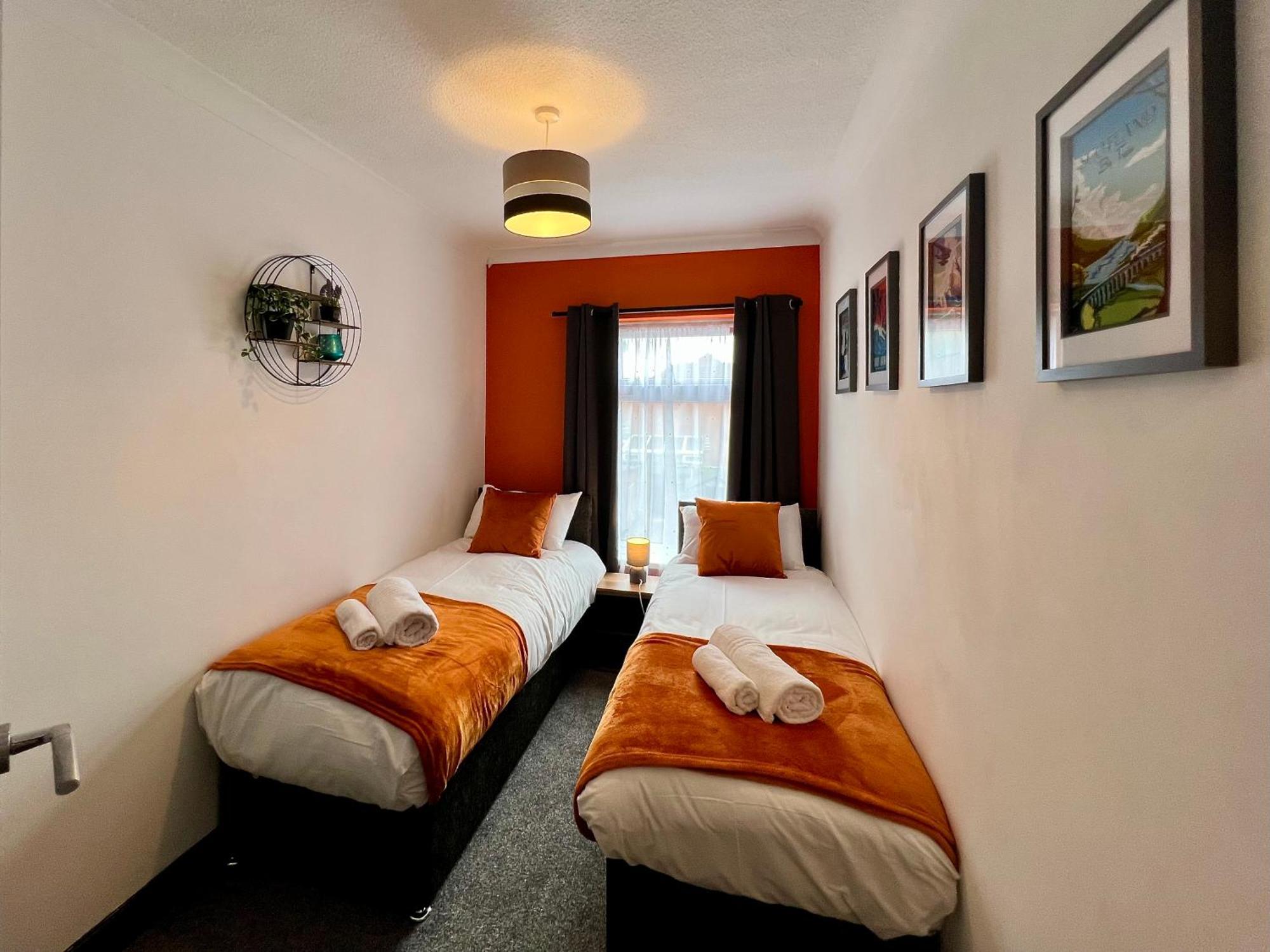 Oxford House - Great For Contractors Or Family Holidays 克利索普斯 外观 照片